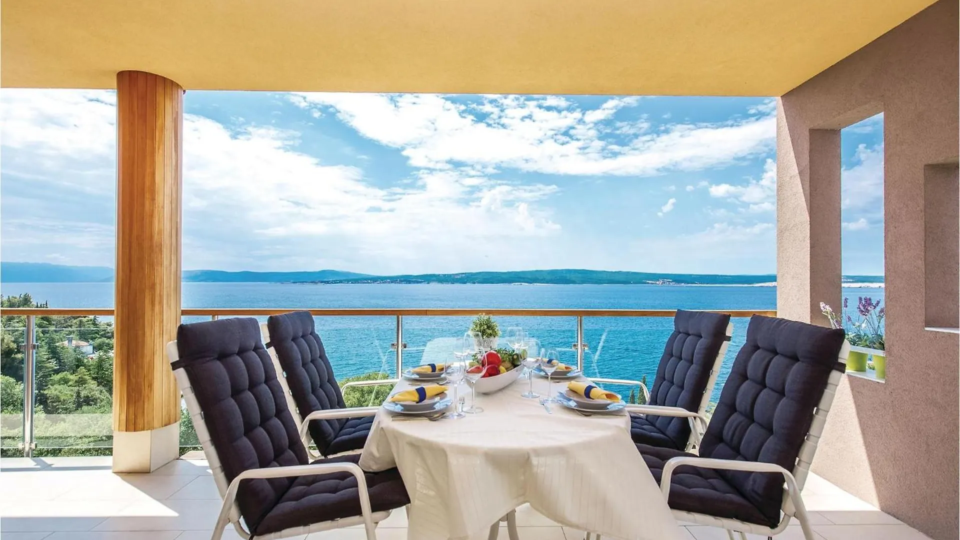 Awesome Apartment In Crikvenica With Wifi 0*,  Croácia